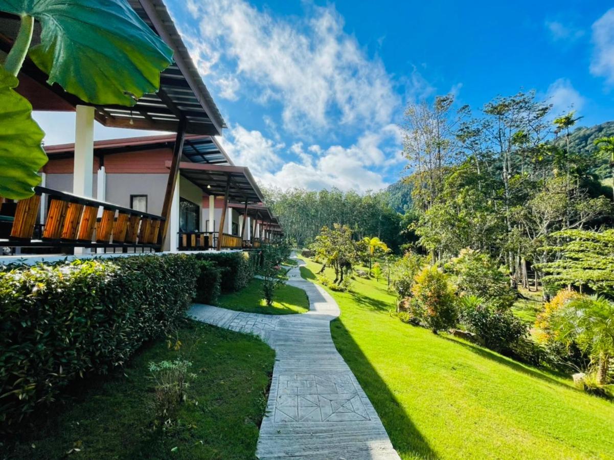 Phurin Thara Resort 란타섬 외부 사진
